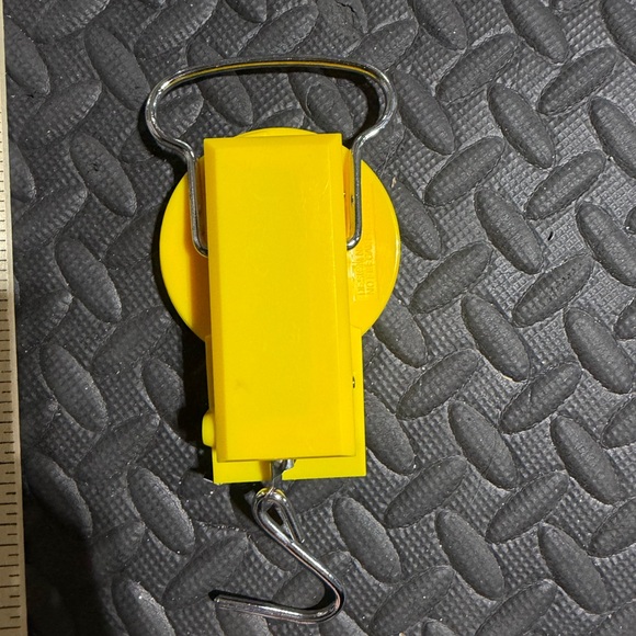 Bass Pro Shops Fish Scale - Picture 3 of 4